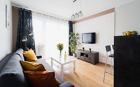 Nice Apart - 3 Rooms - Lift - Parking-New Building
